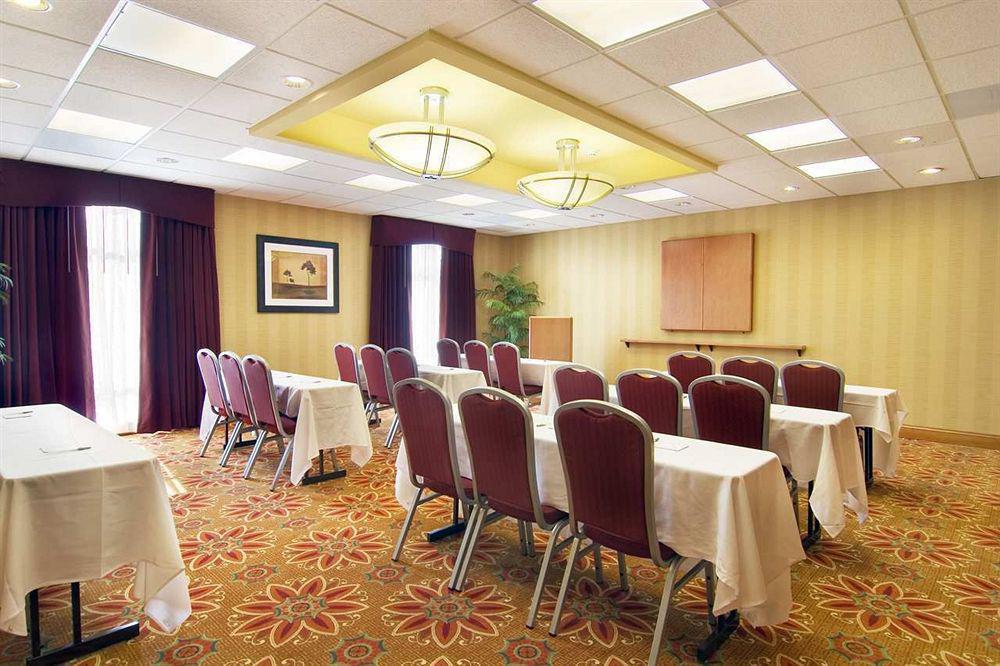 Hampton Inn Petersburg - Southpark Mall Колониал-Хайтс Удобства фото
