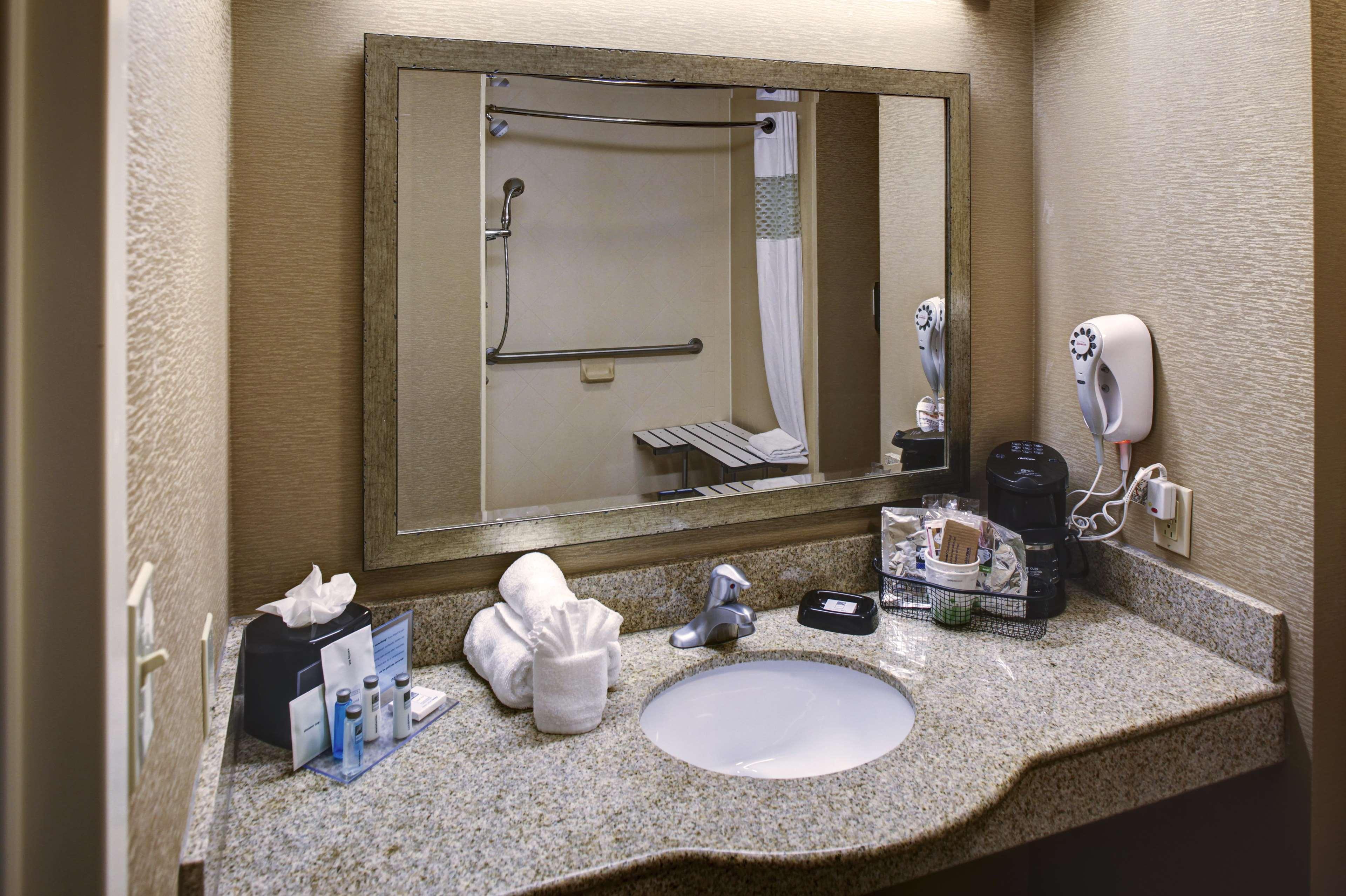 Hampton Inn Petersburg - Southpark Mall Колониал-Хайтс Экстерьер фото