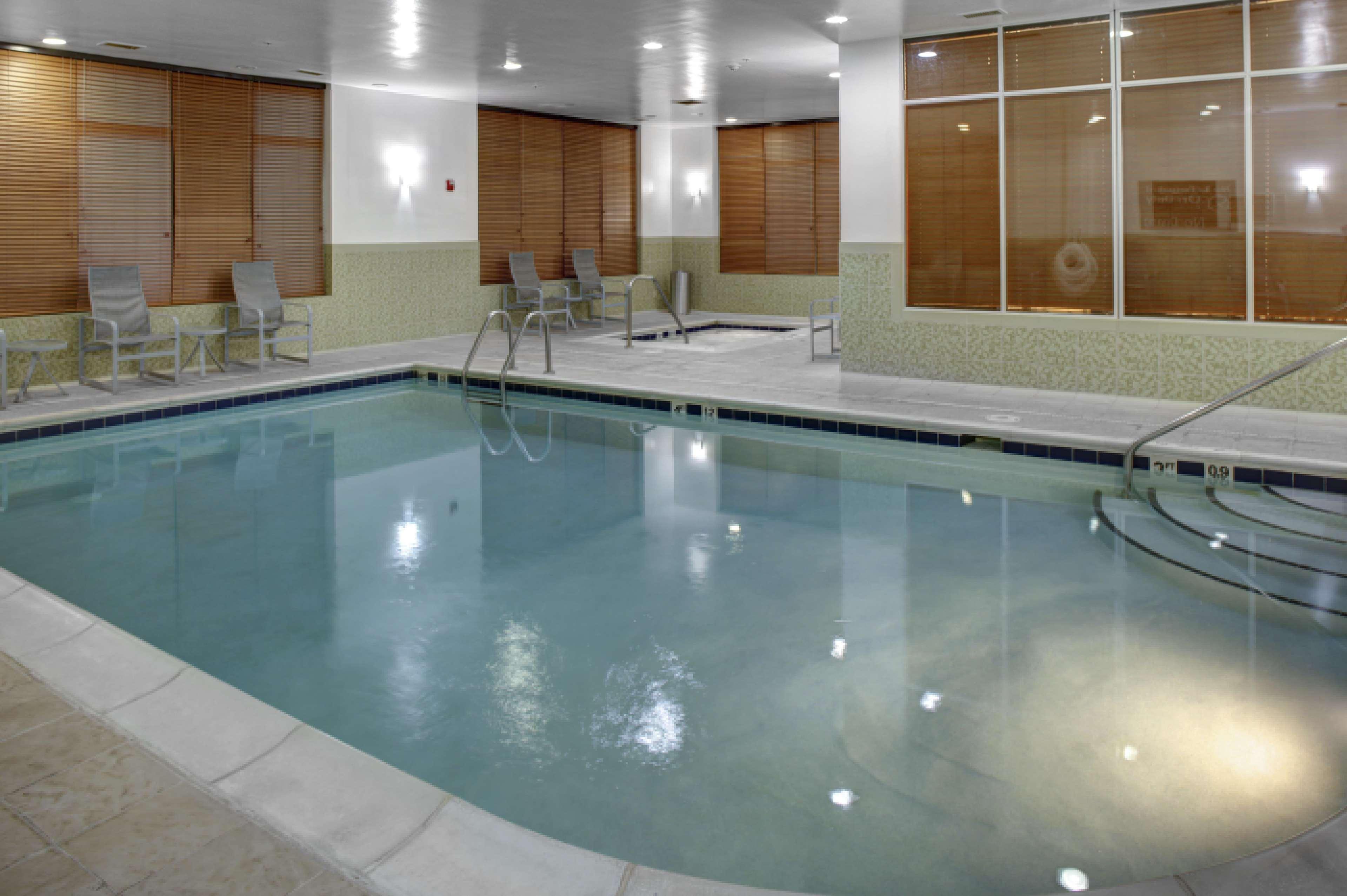 Hampton Inn Petersburg - Southpark Mall Колониал-Хайтс Экстерьер фото