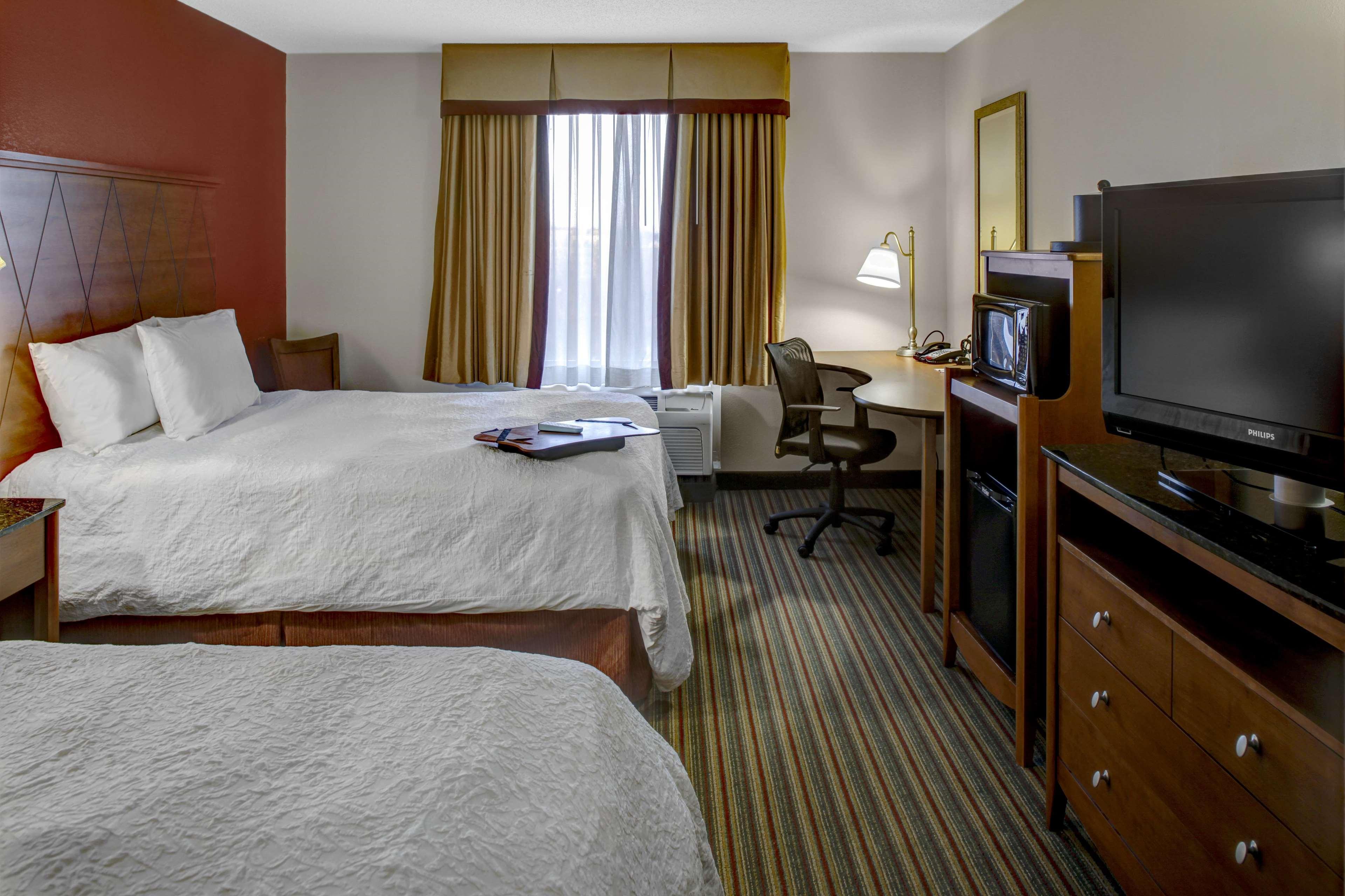 Hampton Inn Petersburg - Southpark Mall Колониал-Хайтс Экстерьер фото