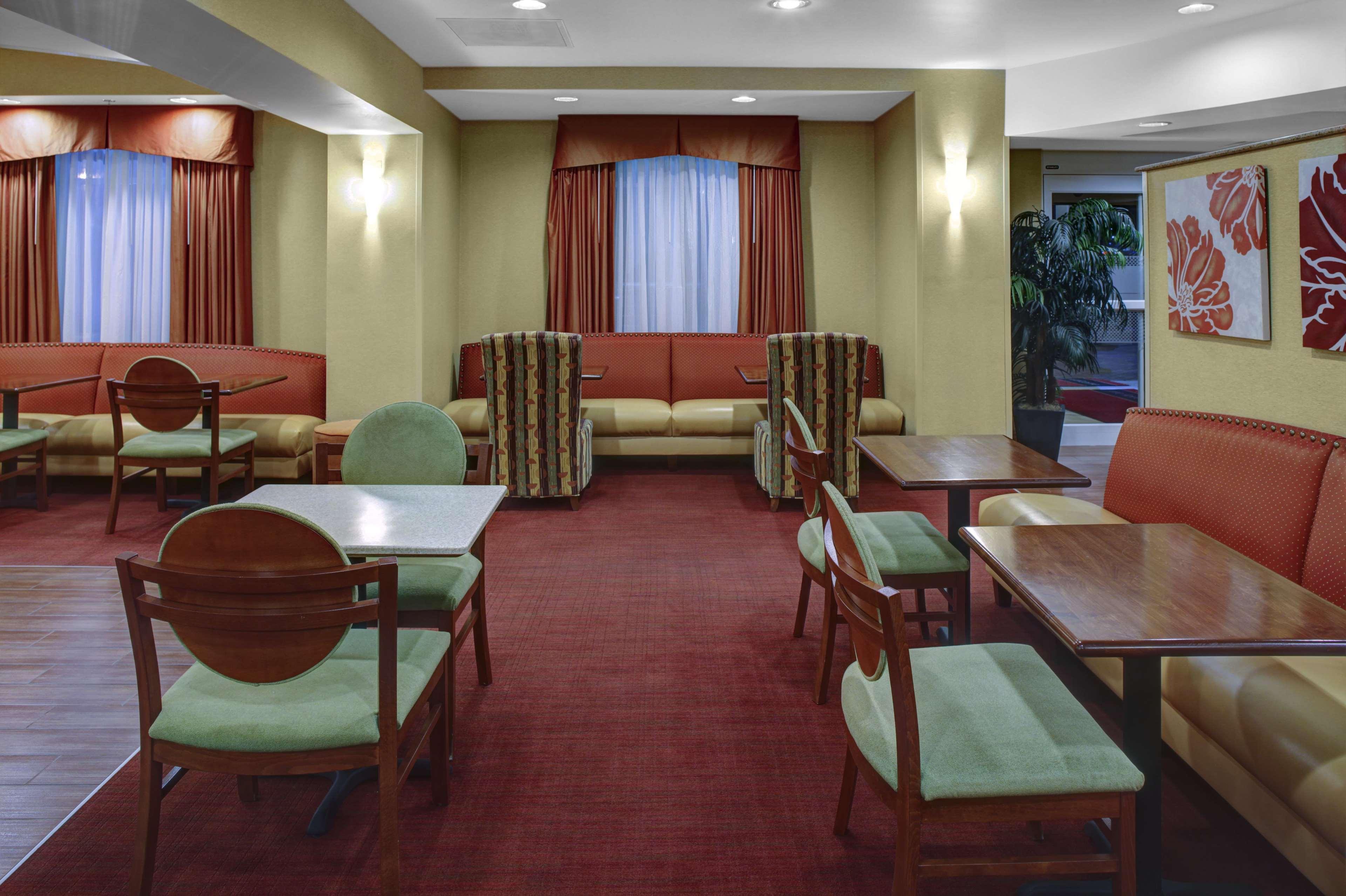 Hampton Inn Petersburg - Southpark Mall Колониал-Хайтс Экстерьер фото