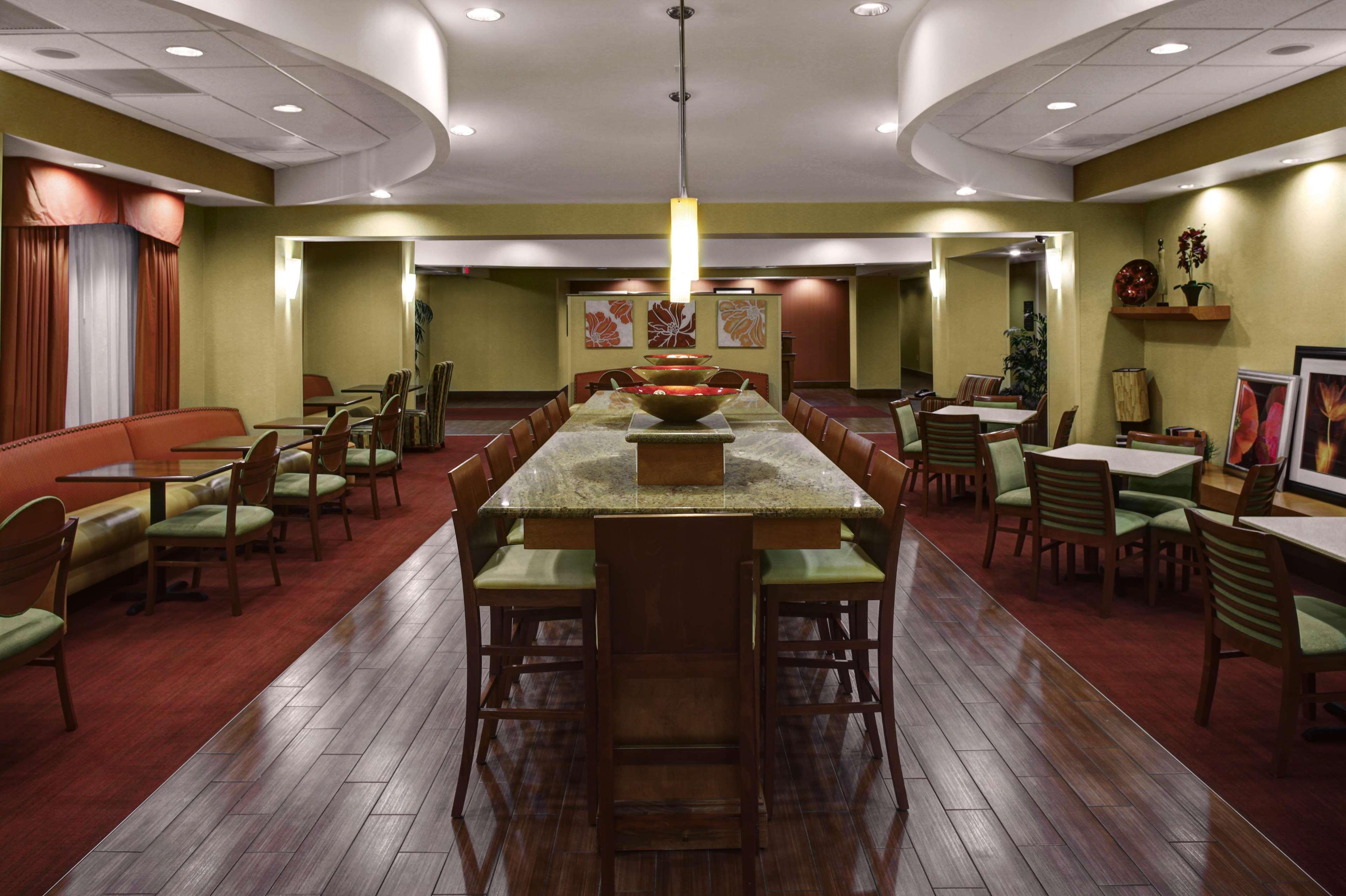 Hampton Inn Petersburg - Southpark Mall Колониал-Хайтс Экстерьер фото