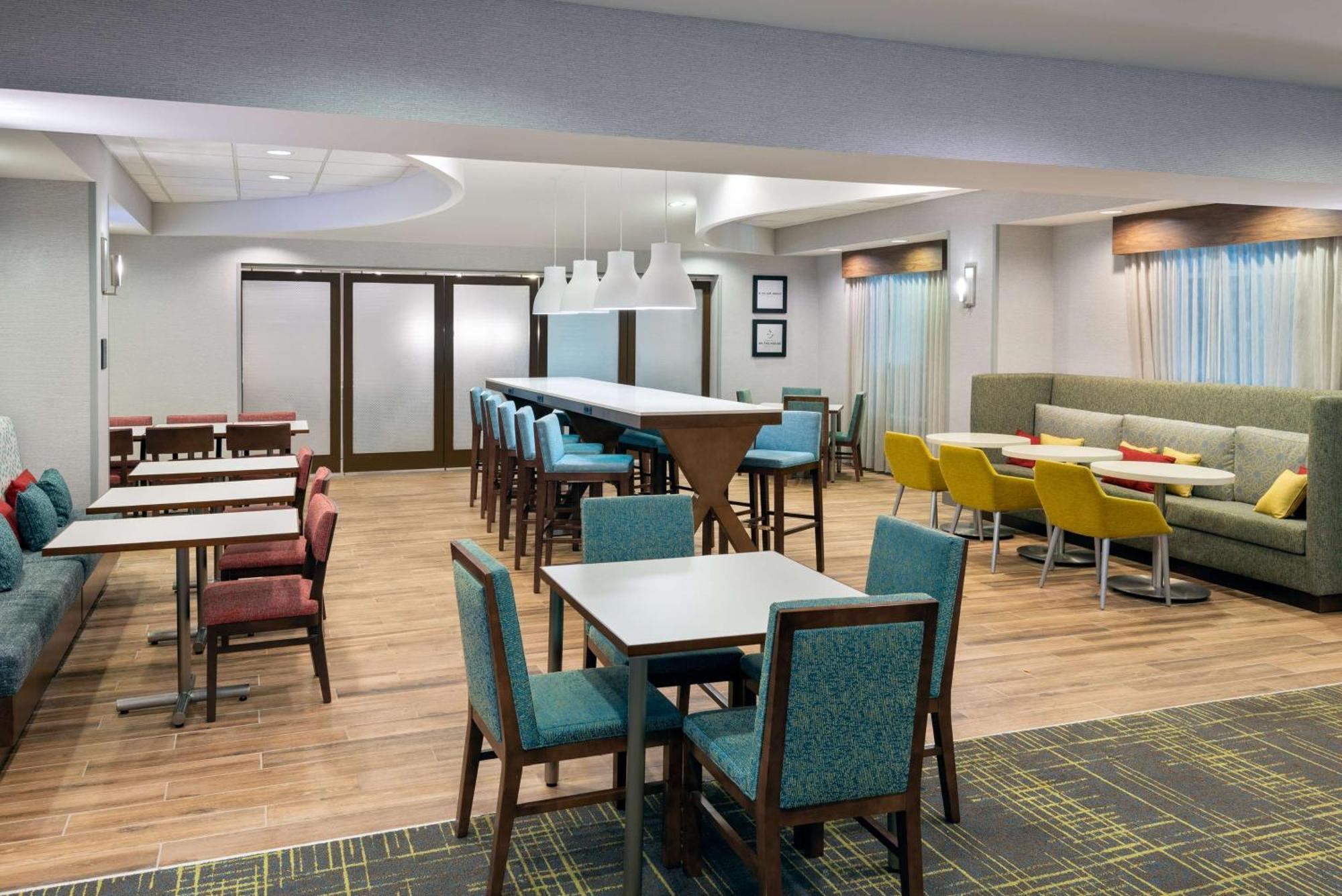 Hampton Inn Petersburg - Southpark Mall Колониал-Хайтс Экстерьер фото