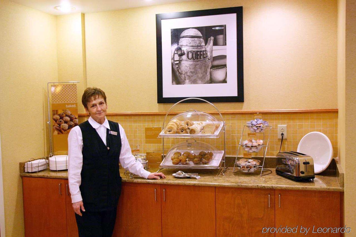 Hampton Inn Petersburg - Southpark Mall Колониал-Хайтс Ресторан фото